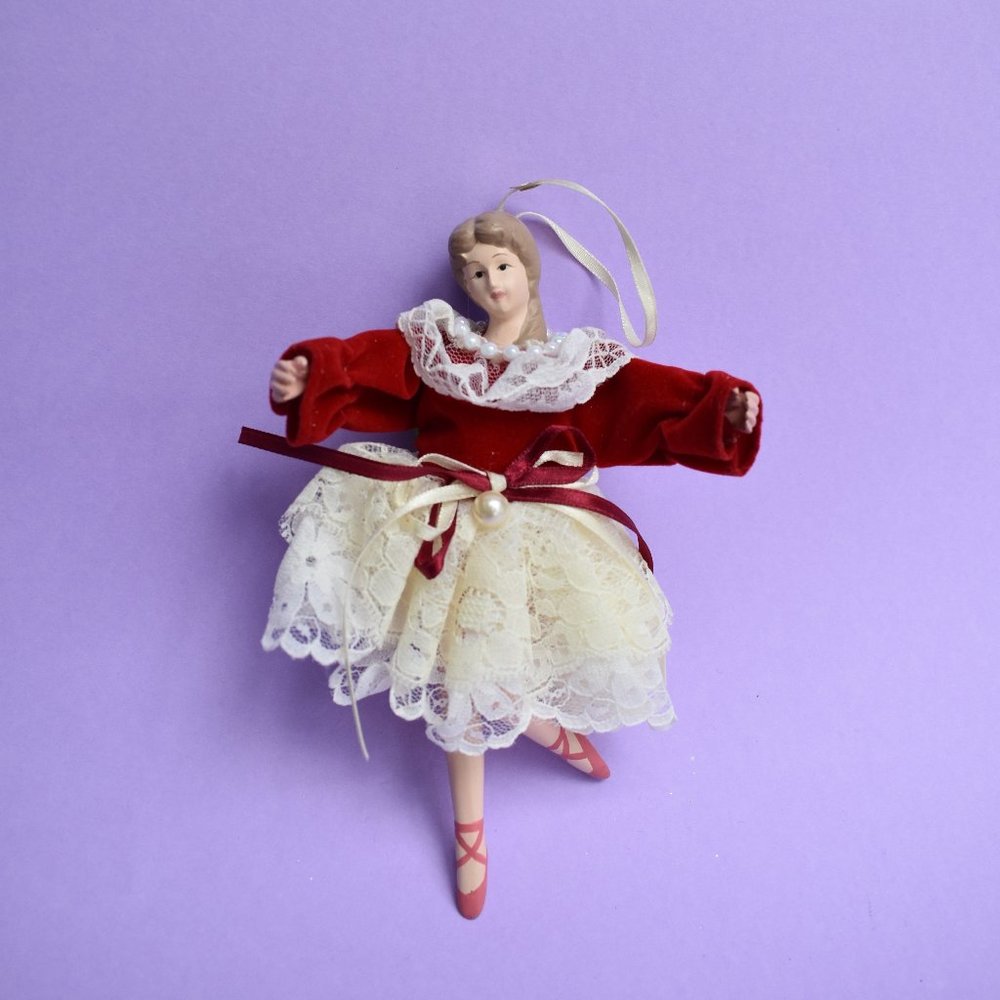 Vintage ornament - Ceramic ballerina